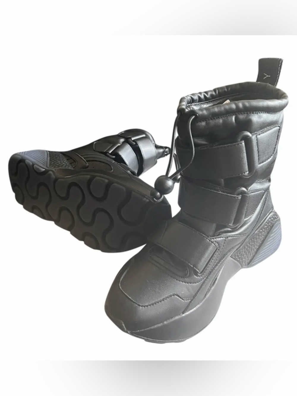 Stella McCartney Black Eclypse Sneaker Snow Boots. Pre Owned & Loved. Size 38. - Picture 3 of 17